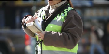 Los inspectores siguen trabajando a “boleta caliente” a la hora de multar a los automovilistas que usan el celu\u002E