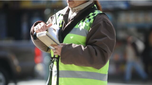 Los inspectores siguen trabajando a “boleta caliente” a la hora de multar a los automovilistas que usan el celu\u002E