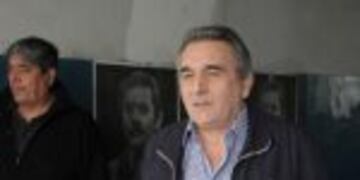 BUENOS AIRES, 26/08/2016, JUAN CARLOS SCHMID LLEGA A LA CGT. FOTO:DYN/PABLO MOLINA. buenos aires Juan Carlos Schmidt llegada a la primera reunion de la cgt unificada cgt nueva conduccion encuentro sindicalista entrando a la cgt