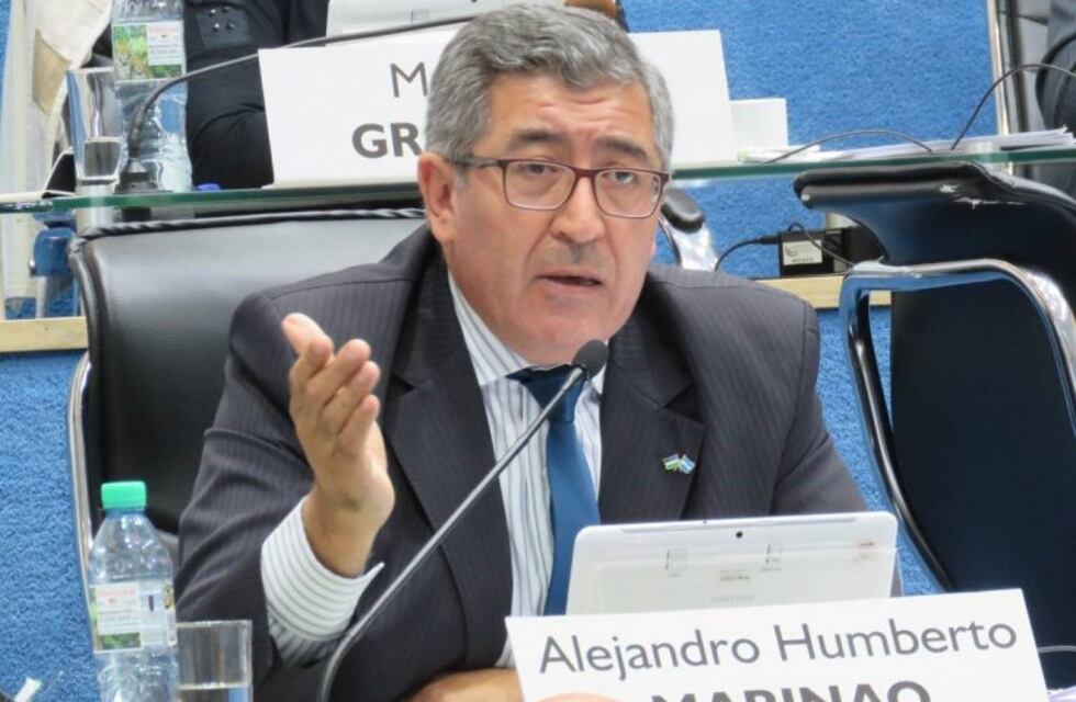 Alejandro Marinao: ''El gobierno no puede seguir empeñando el presente de los rionegrinos''