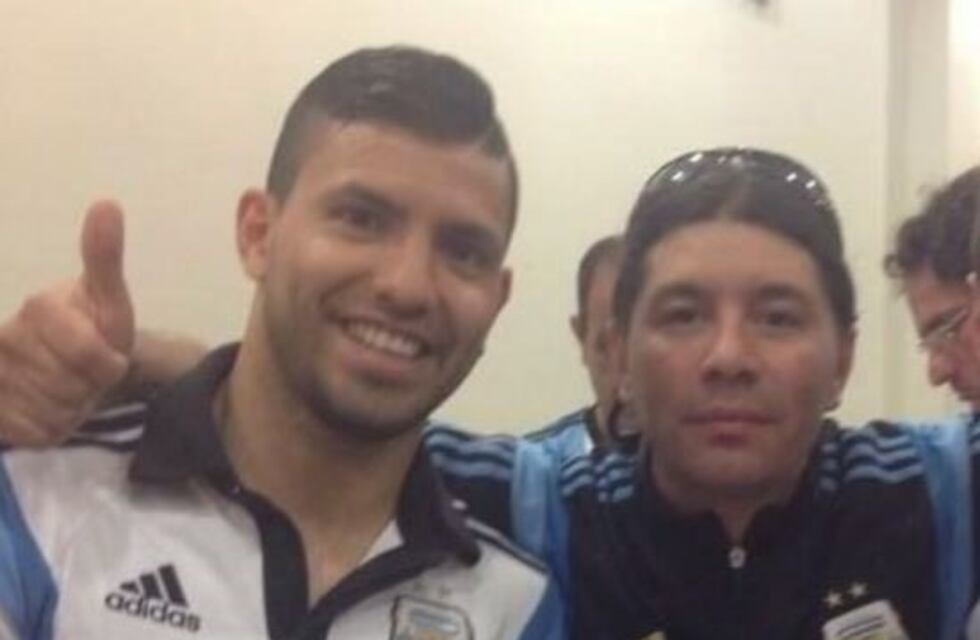 Sergio Agüero tocó cumbia con Pablo Lescano