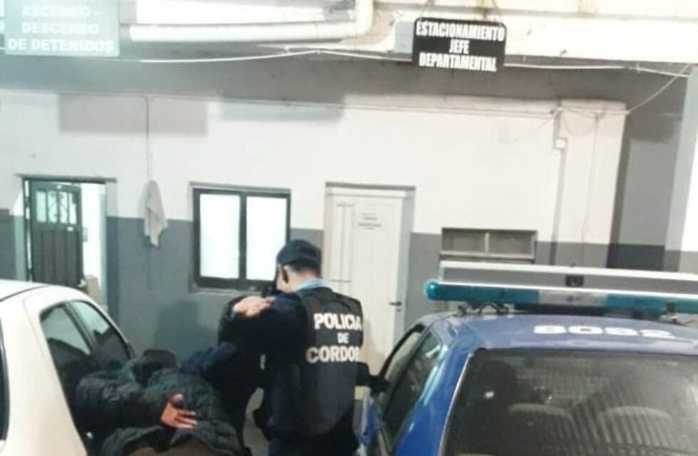 Alta Gracia: no quiso pagar la cuenta y provocó disturbios