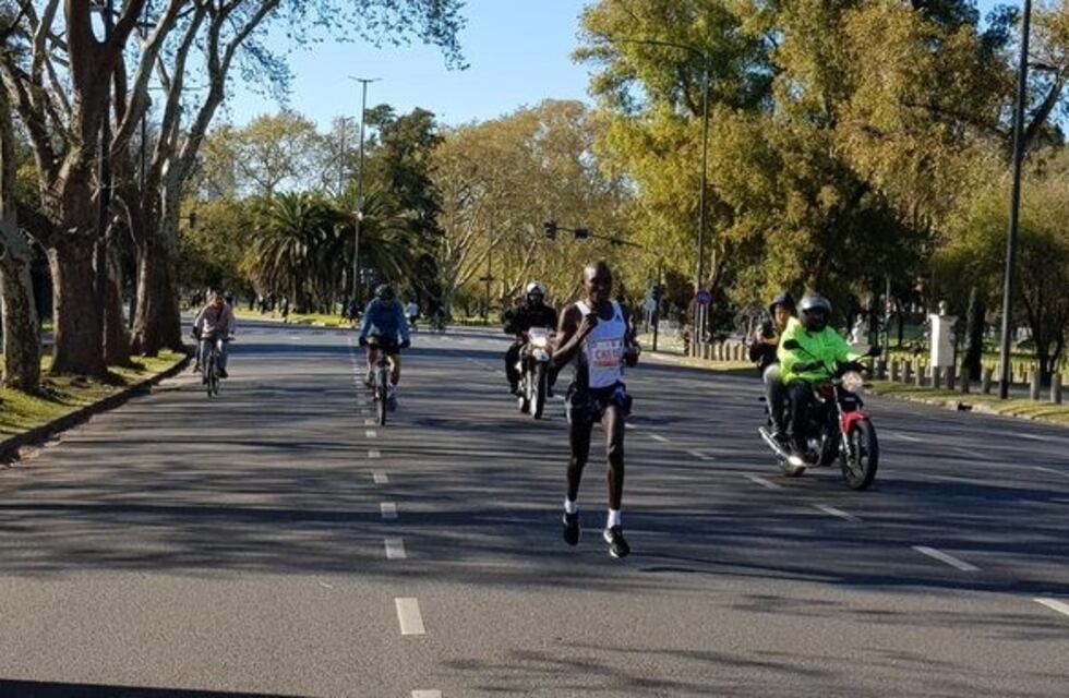 Evans Kiplagat Chebet ganó la maratón 42K Buenos Aires