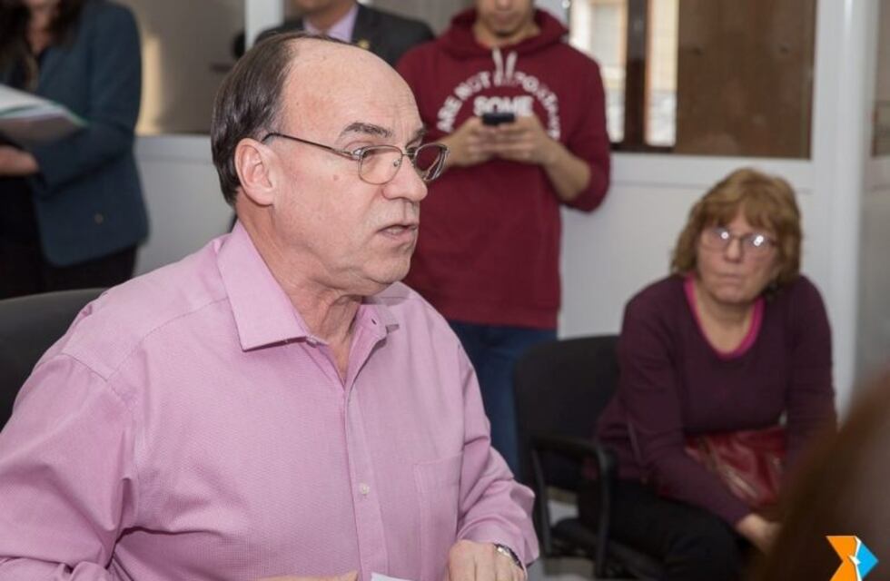 Legisladores muestran preocupación por programación de canales de televisión