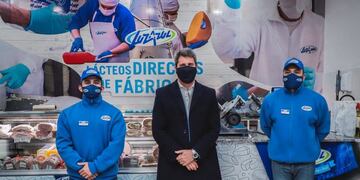 El gobernador formó parte de los elegidos que cortaron las cintas durante la inauguración\u002E