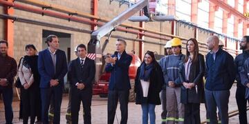 El presidente Mauricio Macri, en los talleres ferroviarios de la línea Roca en Tolosa\u002E
