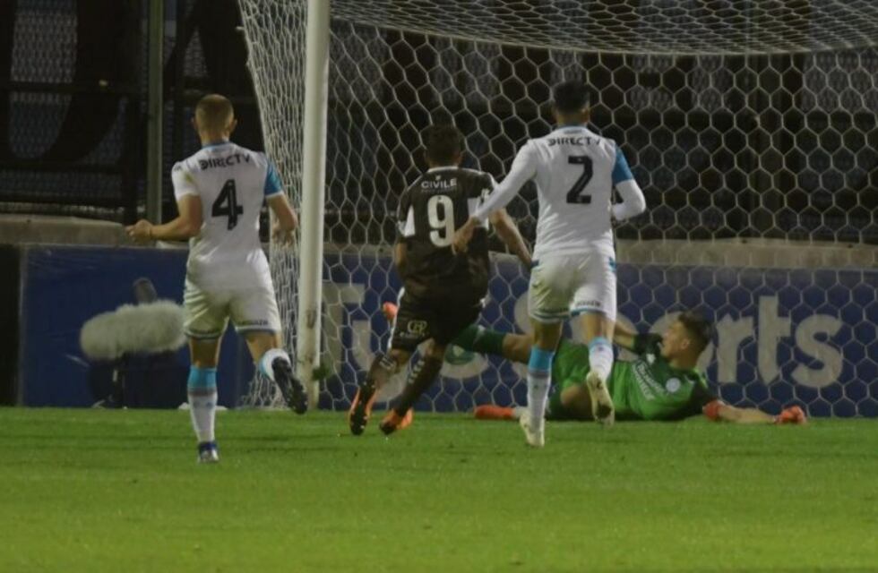 Belgrano jugó mal y perdió 1 a 0 ante Platense