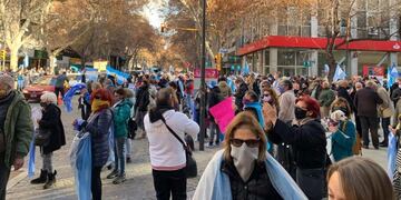 Banderazo 9 de Julio 2020 en Mendoza\u002E