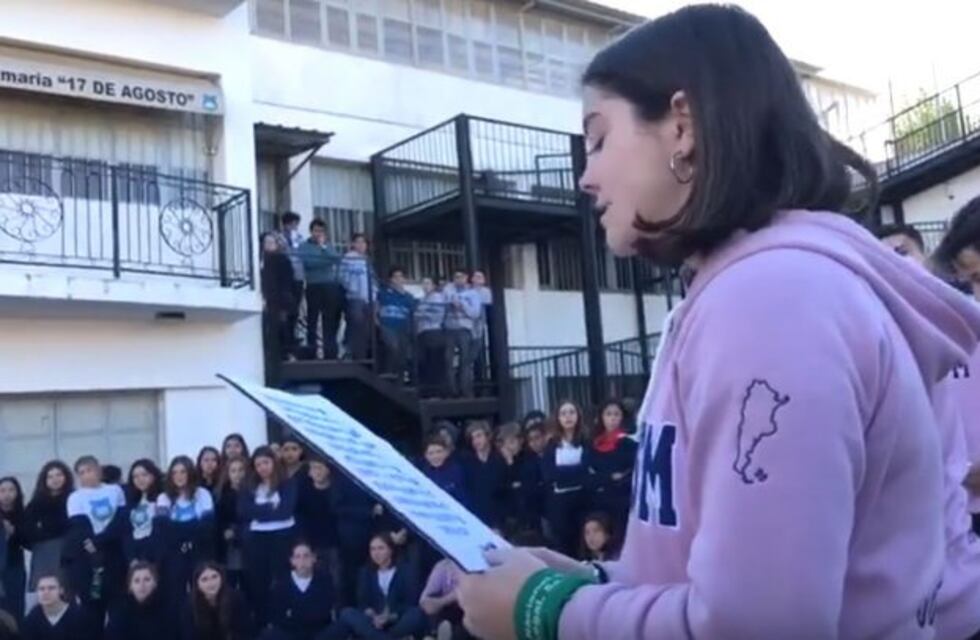 Separan a docente sospechado de abusar de una menor en un colegio