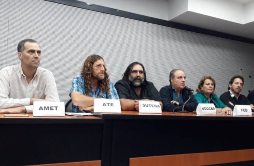 Docentes y estatales bonaerenses  pararán por 24 horas el 5 de abril