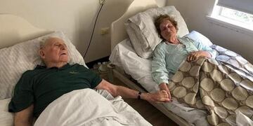 Abuelitos fallecieron tomados de la mano después de 70 años de casados (Daily Mail)