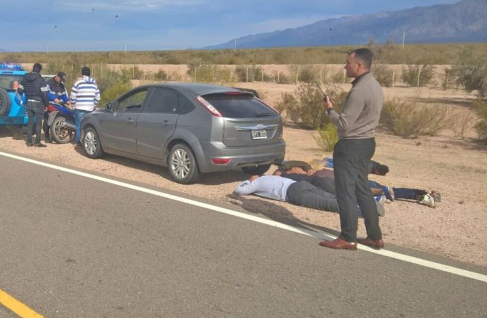Detuvieron a 5 catamarqueños por robarle a un policía durante un operativo