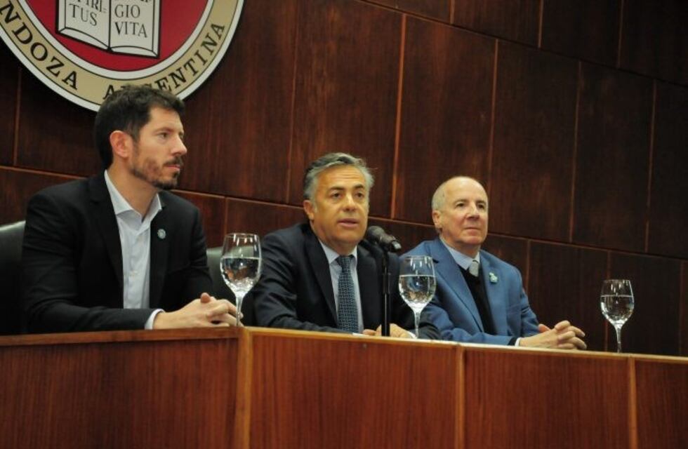 Cornejo: "Buscamos que los ciudadanos tengan confianza en este nuevo Estado"