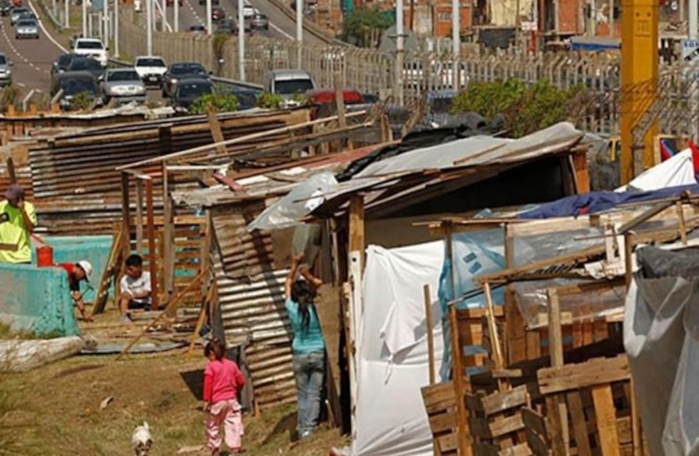 Según un estudio, una de cada tres personas habita una vivienda precaria en el país