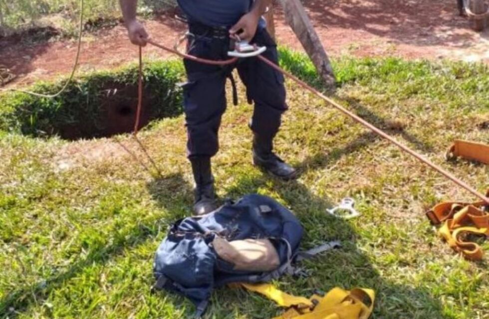 Bomberos rescatan a un hombre de un pozo de 12 metros de profundidad en San Pedro