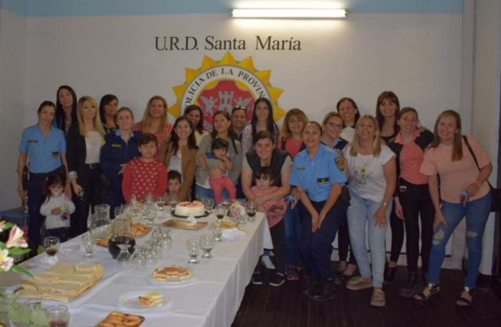 Alta Gracia: Agasajo por el Día de la Madre a cargo de la Unidad Regional Departamental Santa María