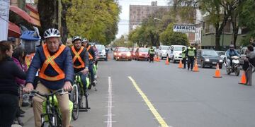 Concientizaron a colectiveros y taxistas sobre el rol del ciclista en Salta\u002E (Policía de Salta)