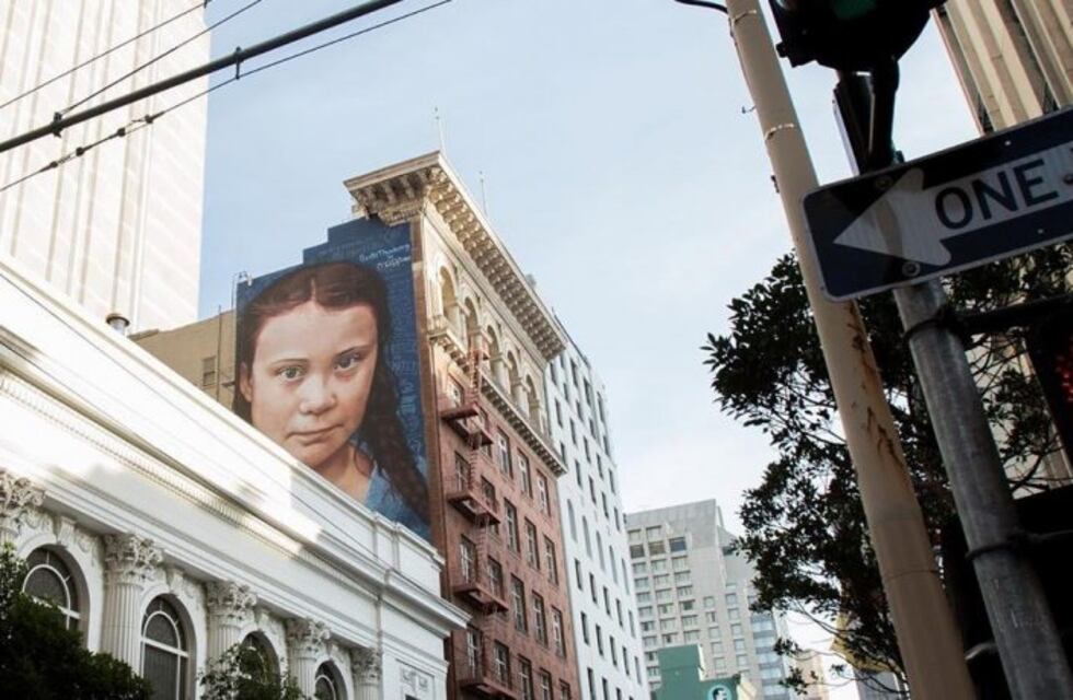 Niño de Cobre inauguró en Estados Unidos un gran mural de Greta Thunberg