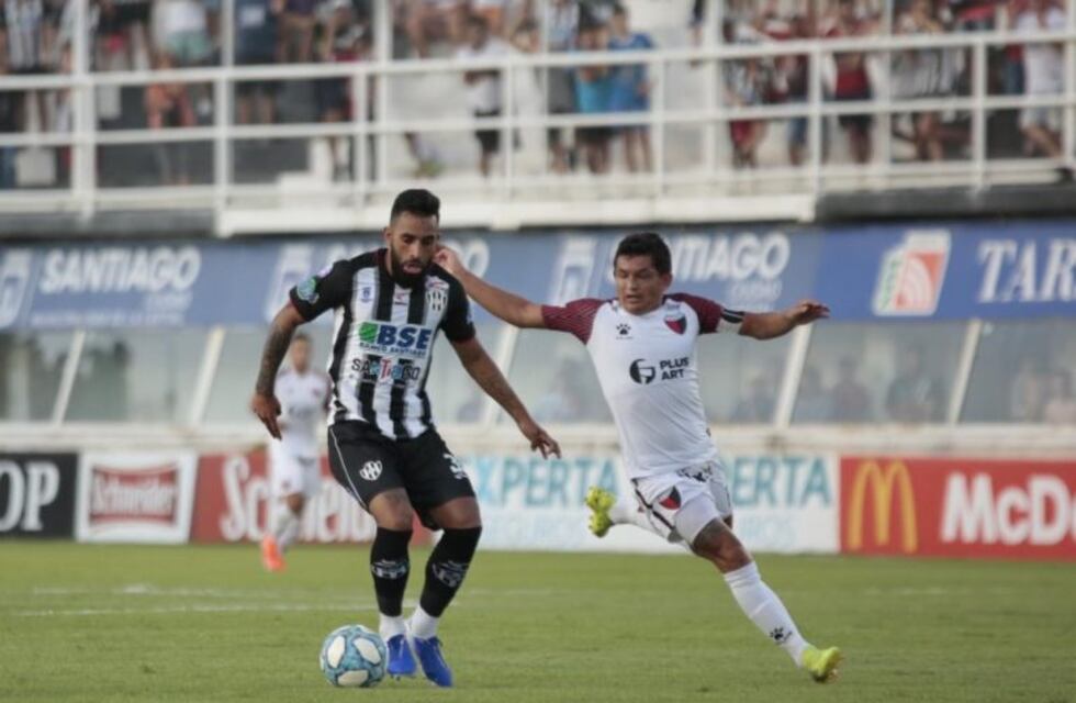 Central Córdoba le ganó a Colón y salió de la zona de descenso