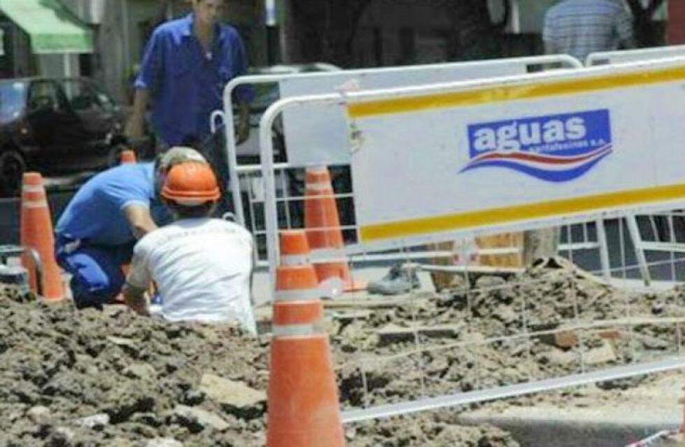 Cortan el tránsito por calle Santa Fe por trabajos de Aguas Santafesinas