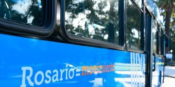 Atacaron a piedrazos un colectivo en zona oeste