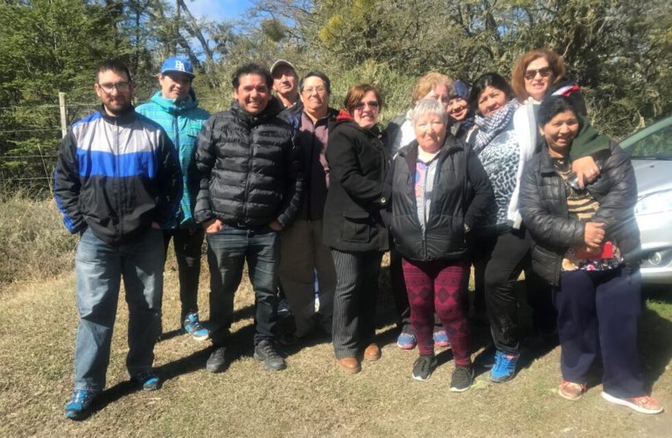 Visita de alumnos de Río Grande a la Escuela Wikam Nº 2 de la ciudad de Tolhuin
