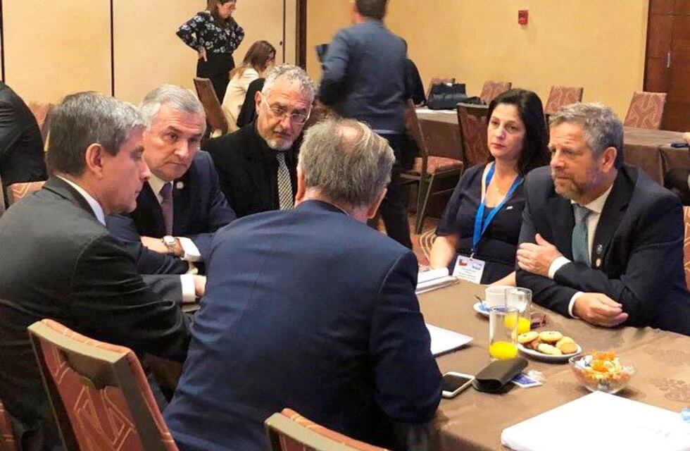 El gobernador Morales se reunió con el Presidente de Chile