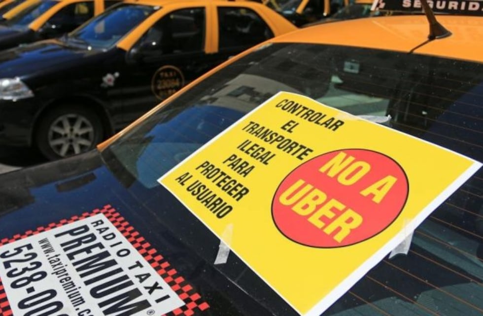 Los taxistas porteños vuelven a protestar contra Uber y Cabify