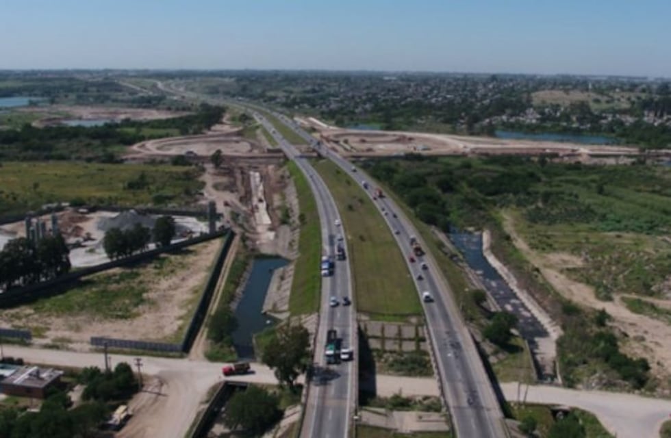Corte de media calzada en Circunvalación, zona de vinculación con Costanera