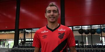 Marco Ruben fue presentado en Atlético Paranaense