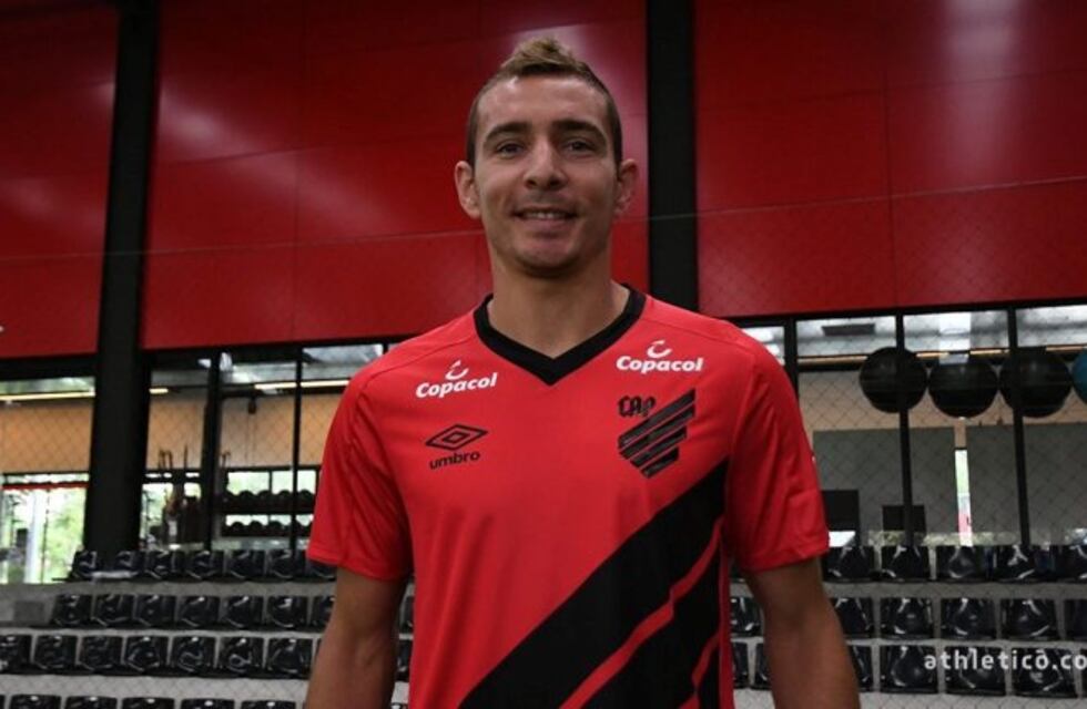 Ruben viajó en camioneta hasta Brasil y fue presentado en Atlético Paranaense