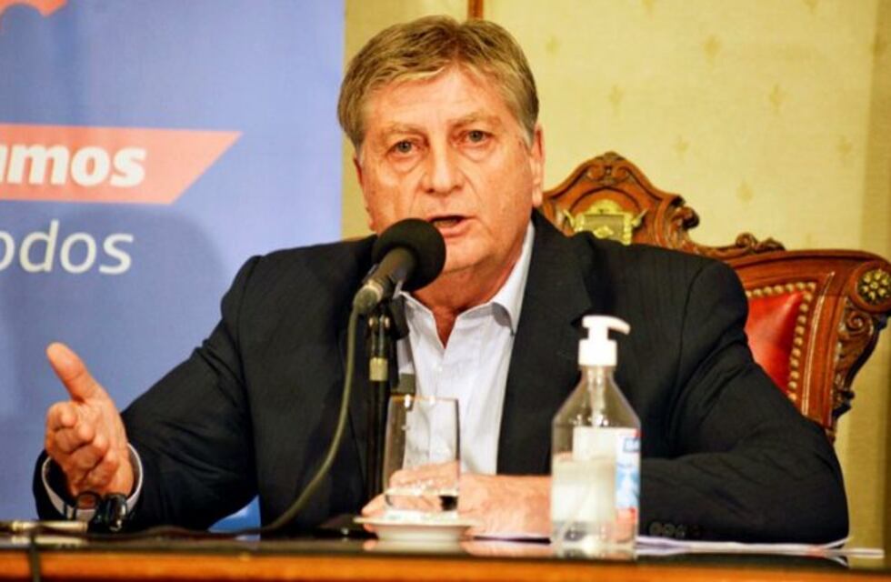 El gobernador de La Pampa anunció créditos a tasa cero para pagar salarios