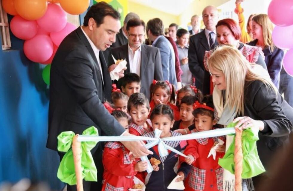 Valdés en Paso de Los Libres: inauguraciones, anuncios y reuniones