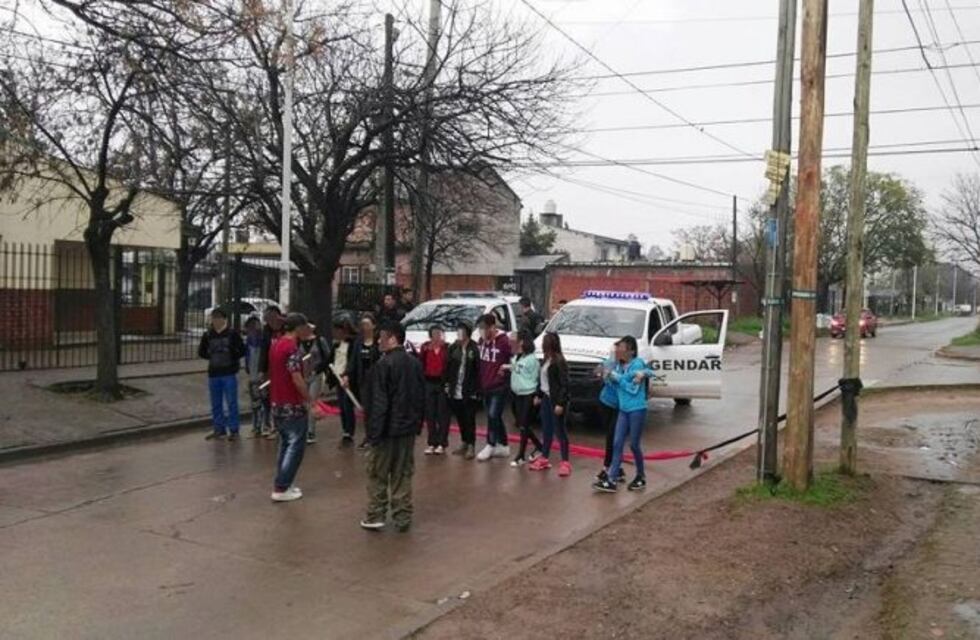 Según SUTEBA, Gendarmería pidió datos y sacó fotos en una protesta de estudiantes secundarios