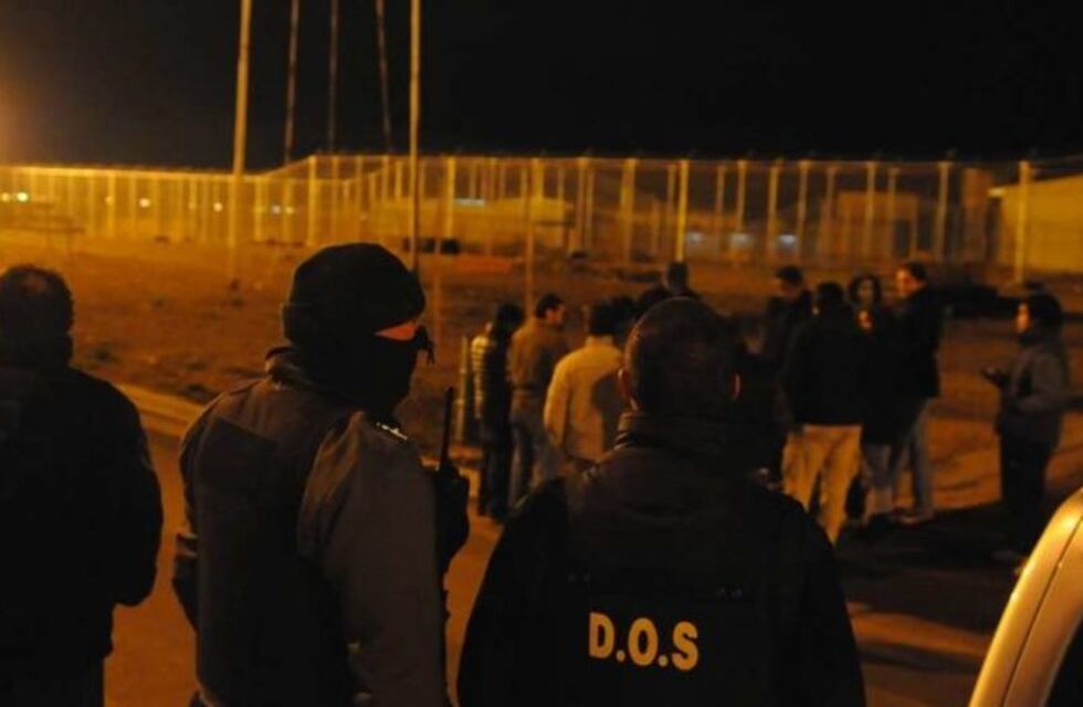 Presos del penal Almafuerte tomaron de rehenes a dos guardias