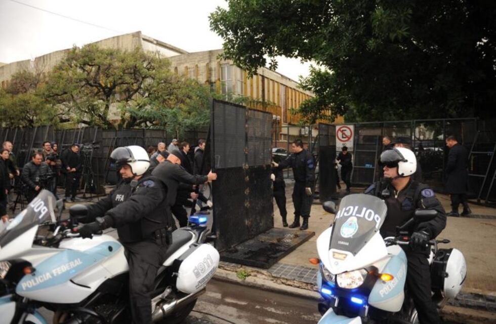 Cristina Kirchner se sienta por primera vez en el banquillo de los acusados