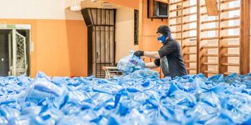 Entrega de módulos aimentarios en Río Grande, TDF