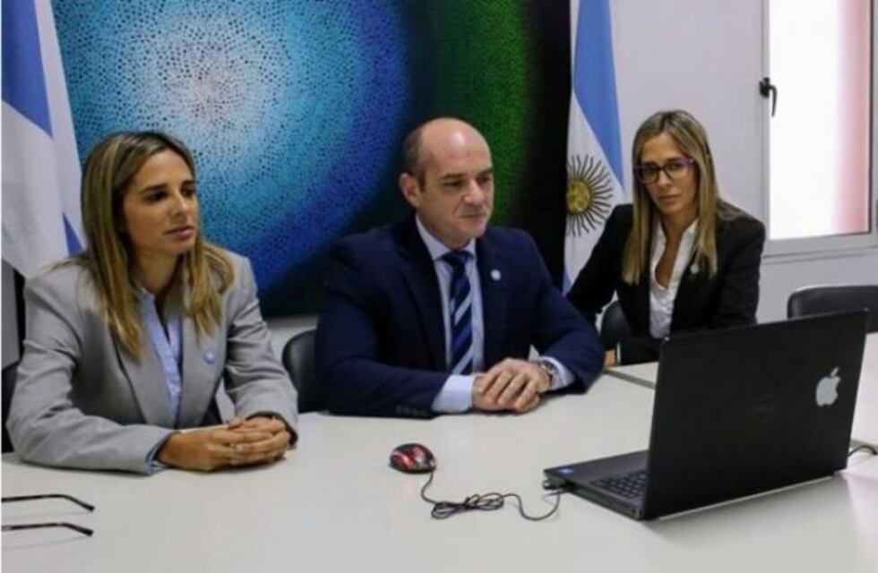 Lichtmajer y Chalha denunciados por la implementación de la ESI si está cargada con "ideología de género"