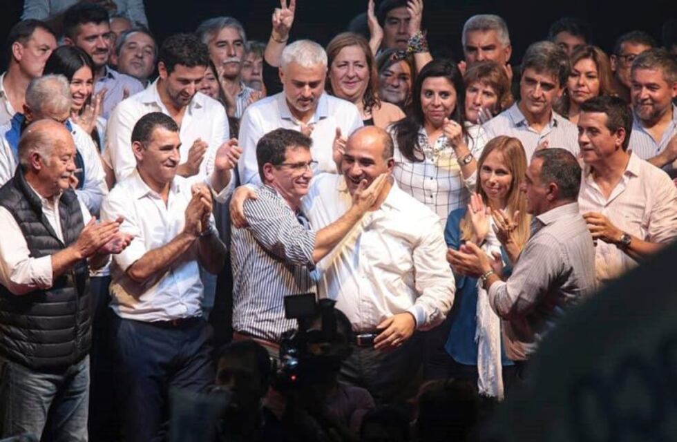 Manzur presentó la lista oficial de candidatos para la Capital
