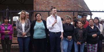 El edil eligió barrio Larrea para presentar su proyecto como referente del PRO\u002E (@edu_gutierrez)