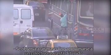 "Robo canguro": el arrebato de un celular a un pasajero de un colectivo