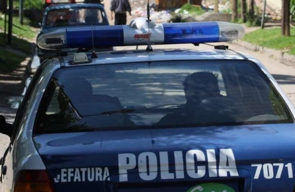 Un hombre perdió los cabales y mordió a un policía en Mendoza