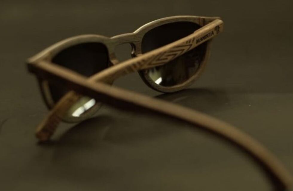 Estudiantes de diseño industrial de la UNC lanzan gafas en homenaje a Mandela