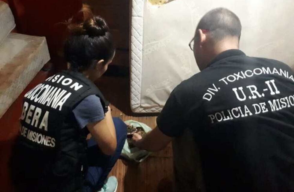 Efectivos policiales desbarataron un kiosko de marihuana