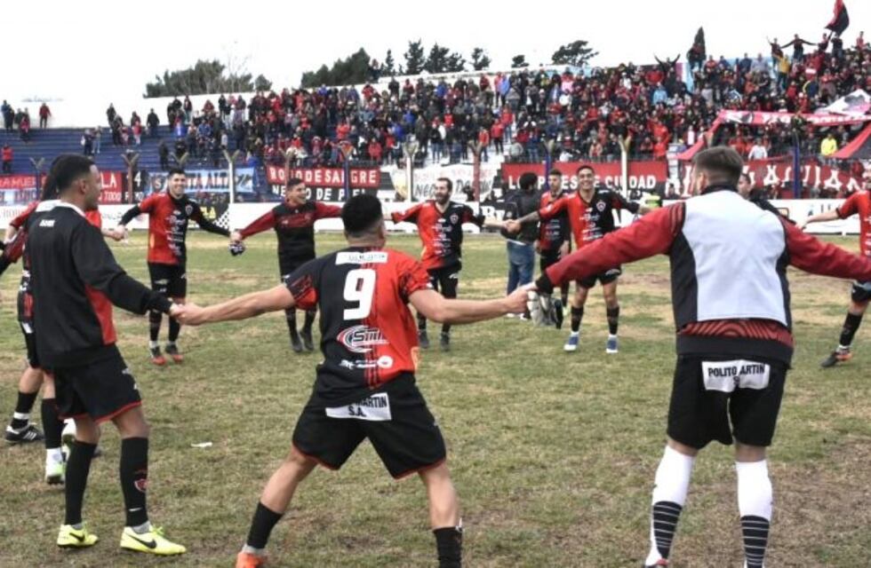 Sporting dueño del clásico en un partido con muchas polémicas