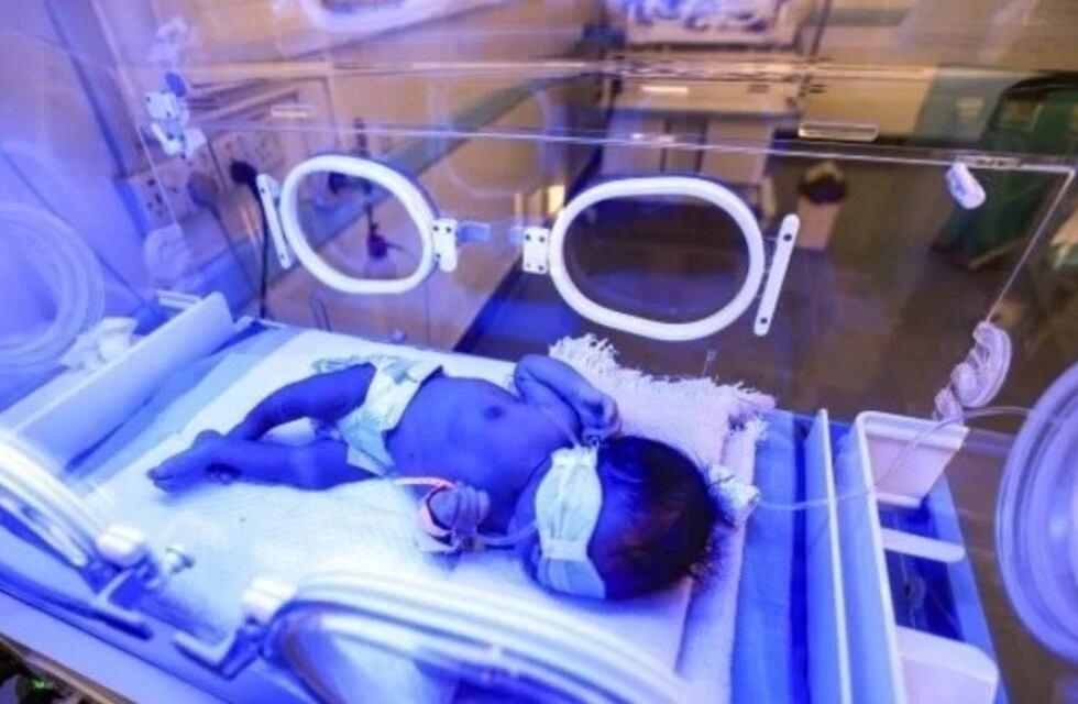 República Checa: una bebé nació después de gestarse 4 meses en el vientre de su madre muerta