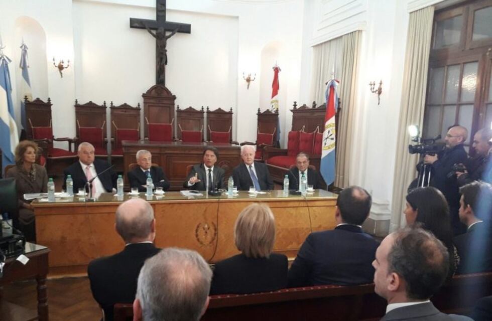 Ni llegaron a tomar el té: la audiencia por el descanso dominical se cerró en 15 minutos