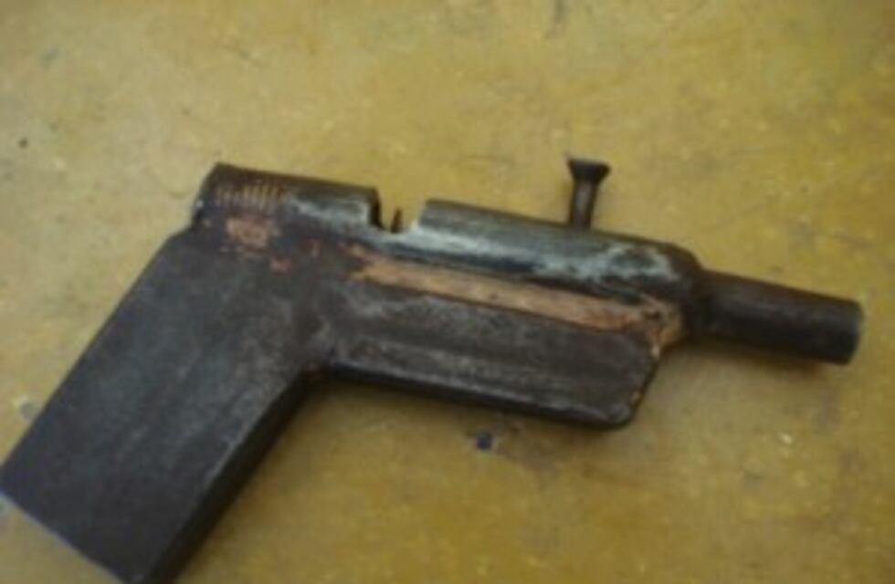 Cutral Có: dos demorados con un arma de fabricación casera en su poder