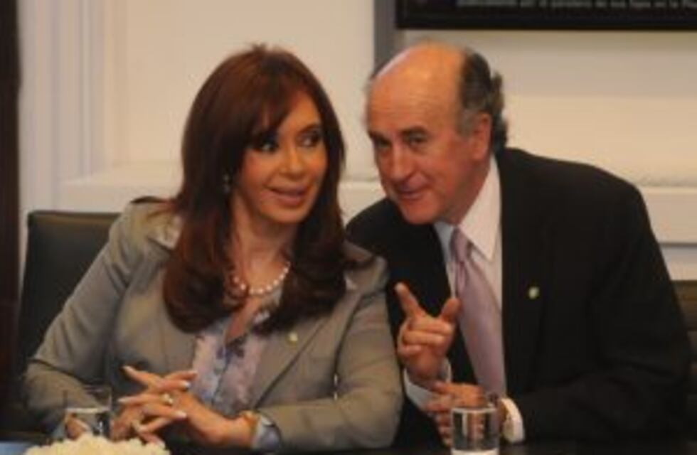 "Soy yo, pelotudo", se conoció el audio entre Cristina Kirchner y Oscar Parrilli