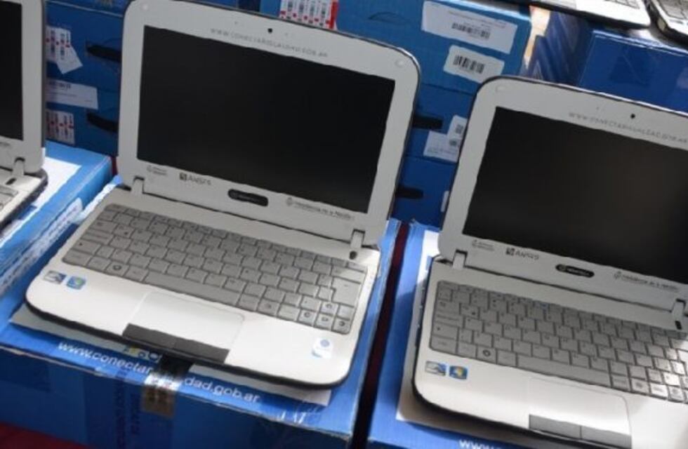 Entregarán netbooks a estudiantes de escuelas secundarias públicas de La Plata
